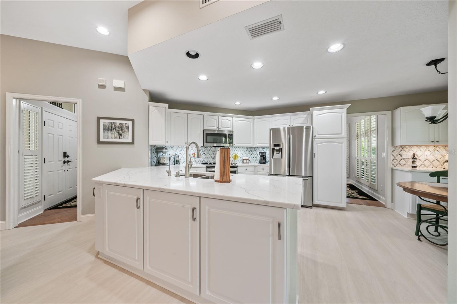 Image 15 of 53 For 423 Fan Palm Court Ne