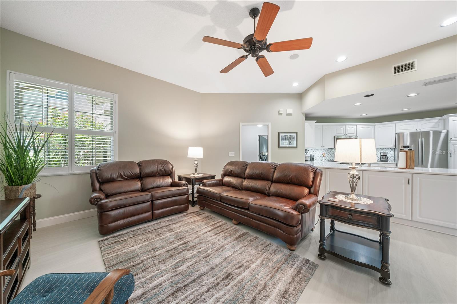 Image 18 of 53 For 423 Fan Palm Court Ne