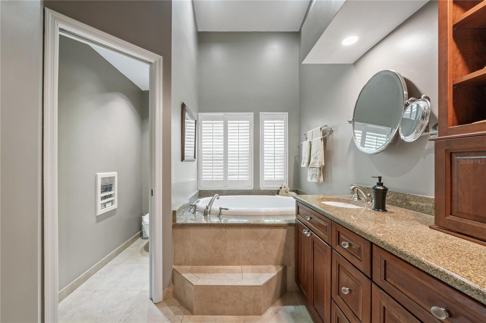 Image 24 of 53 For 423 Fan Palm Court Ne