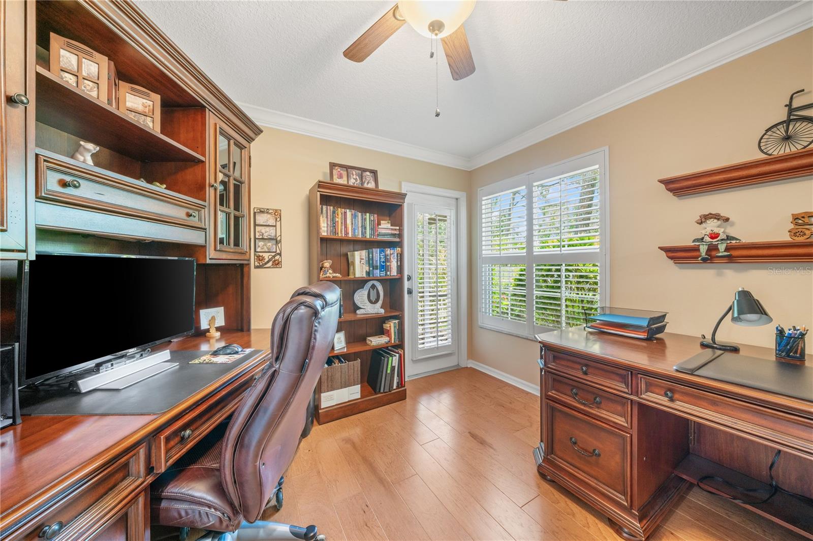Image 27 of 53 For 423 Fan Palm Court Ne
