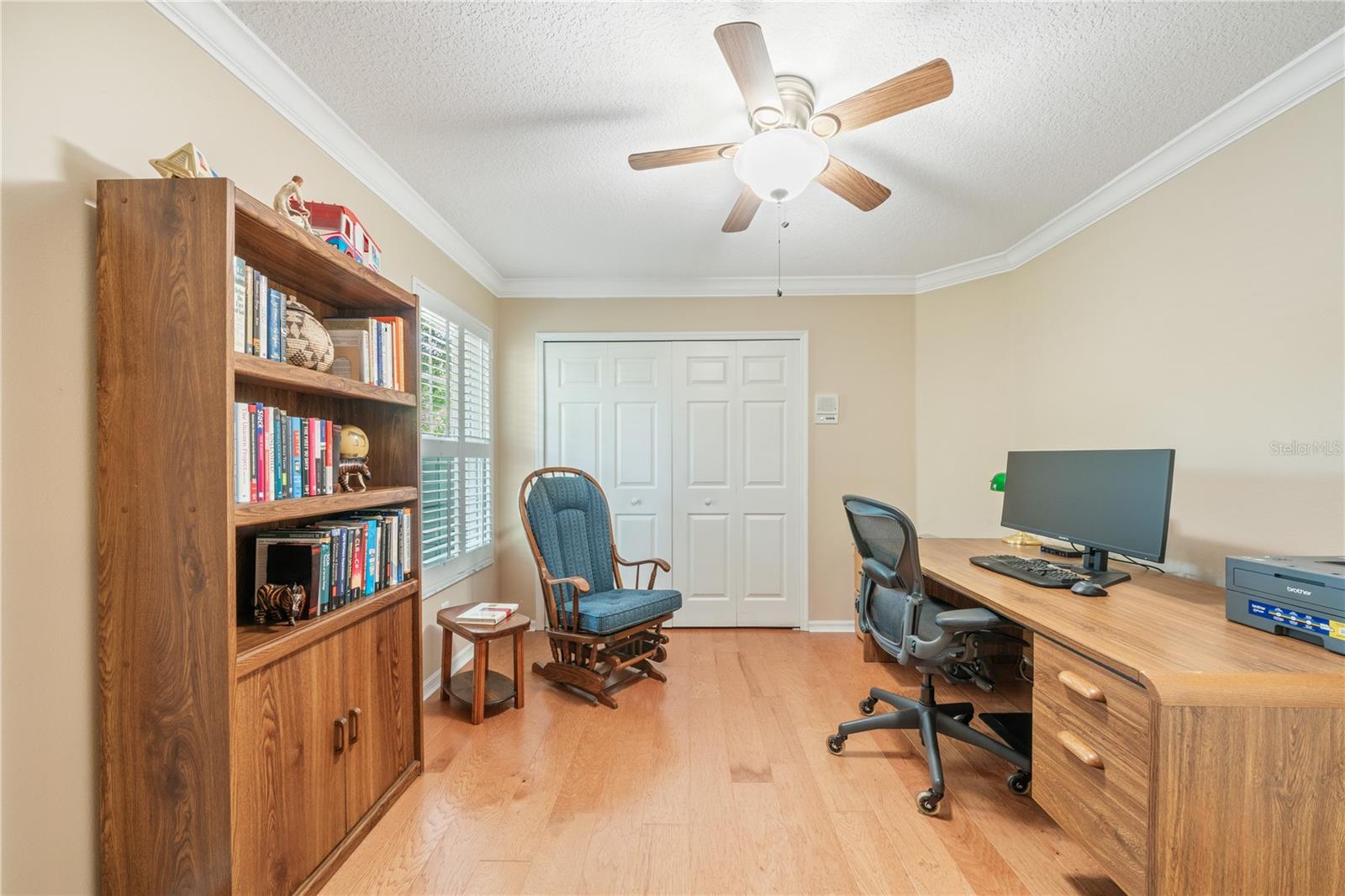 Image 29 of 53 For 423 Fan Palm Court Ne