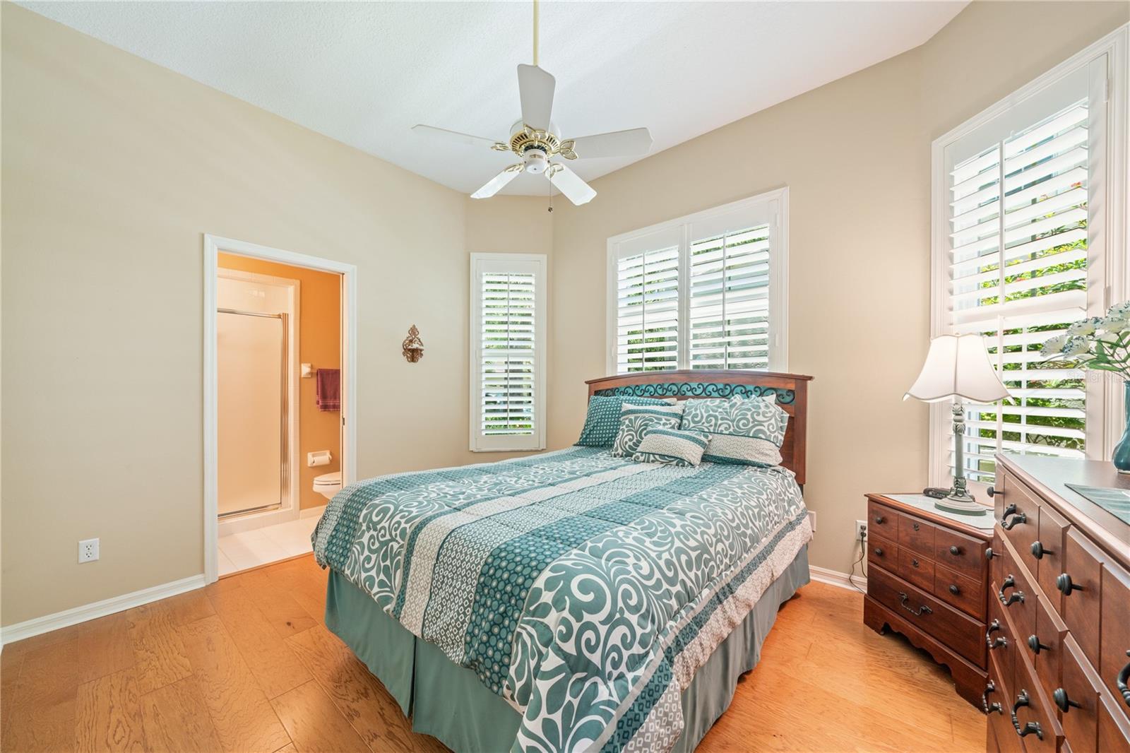 Image 33 of 53 For 423 Fan Palm Court Ne