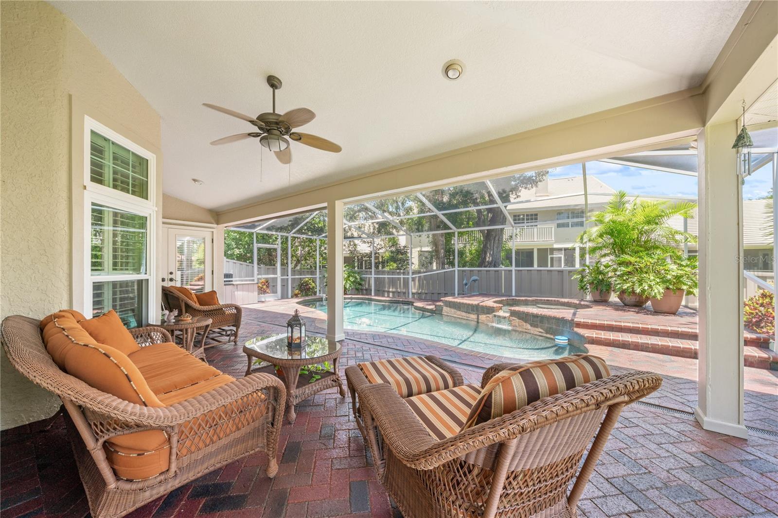 Image 38 of 53 For 423 Fan Palm Court Ne