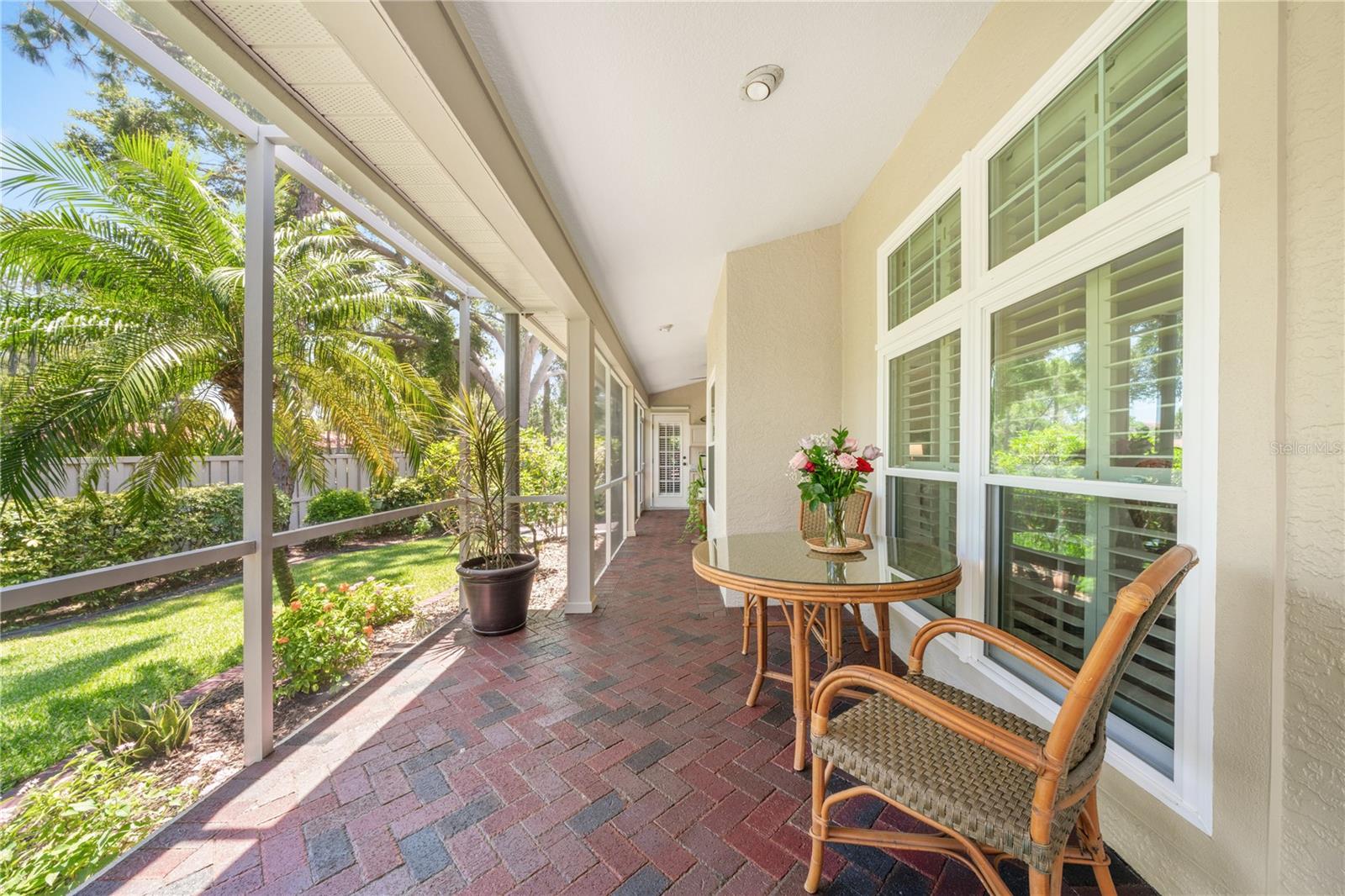 Image 40 of 53 For 423 Fan Palm Court Ne