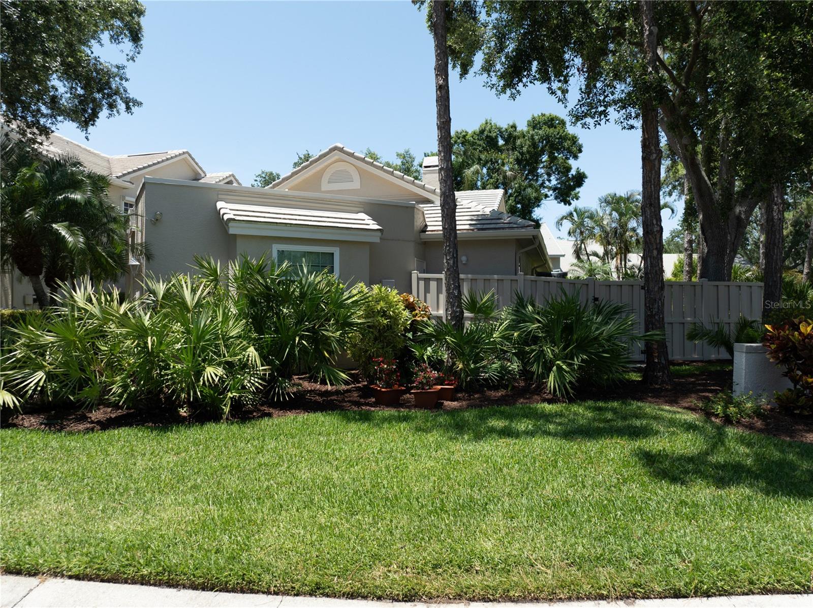 Image 47 of 53 For 423 Fan Palm Court Ne