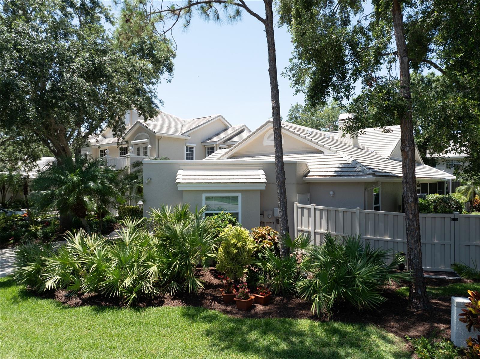 Image 48 of 53 For 423 Fan Palm Court Ne