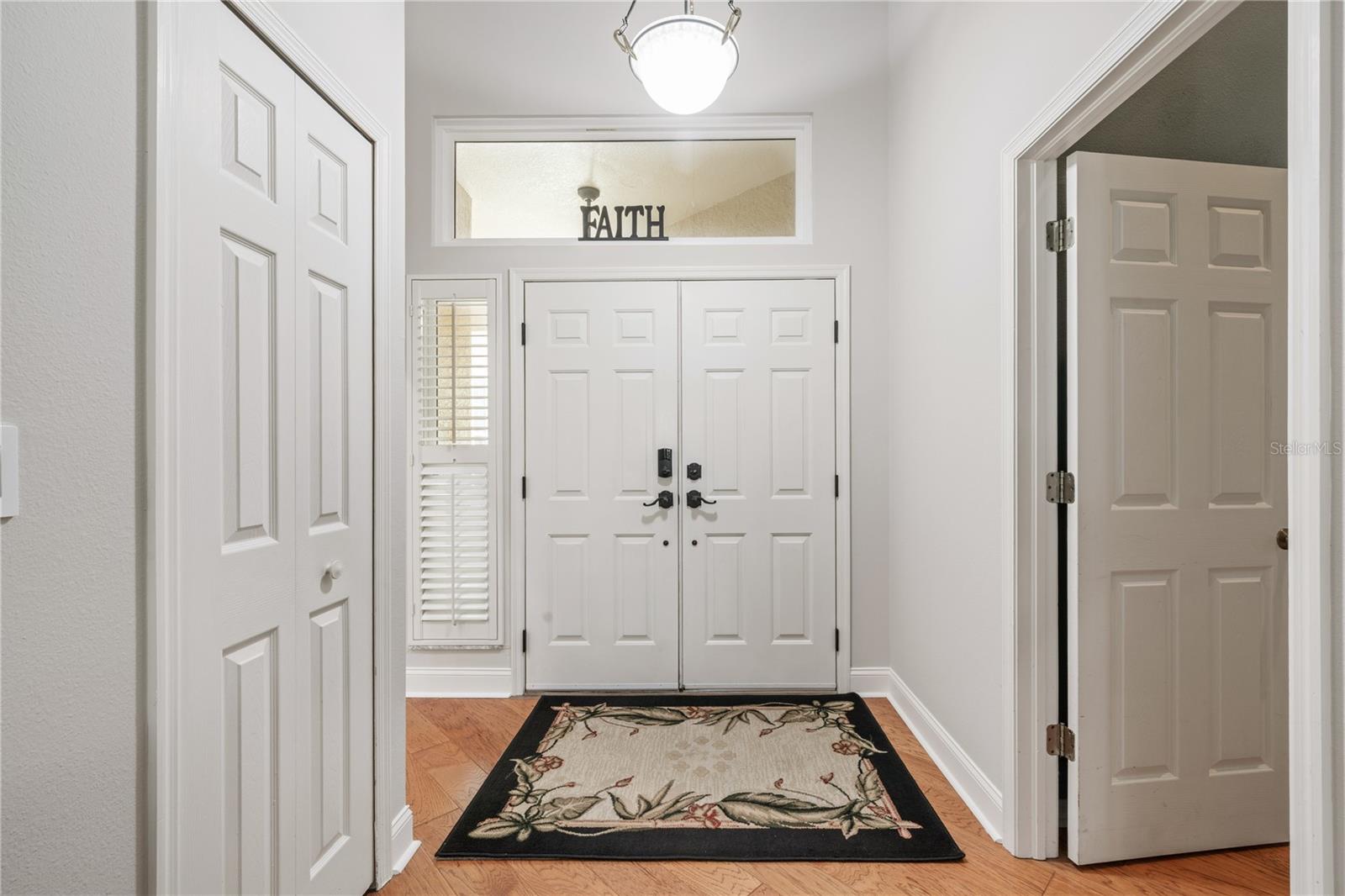 Image 6 of 53 For 423 Fan Palm Court Ne