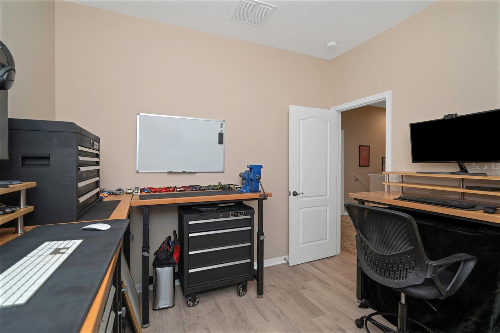 Image 31 of 45 For 7001 Interbay Boulevard 242