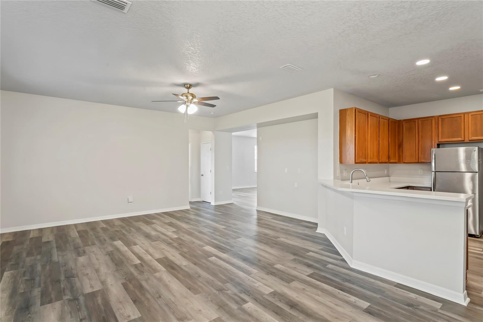 Image 10 of 27 For 7412 Bridgeview Drive