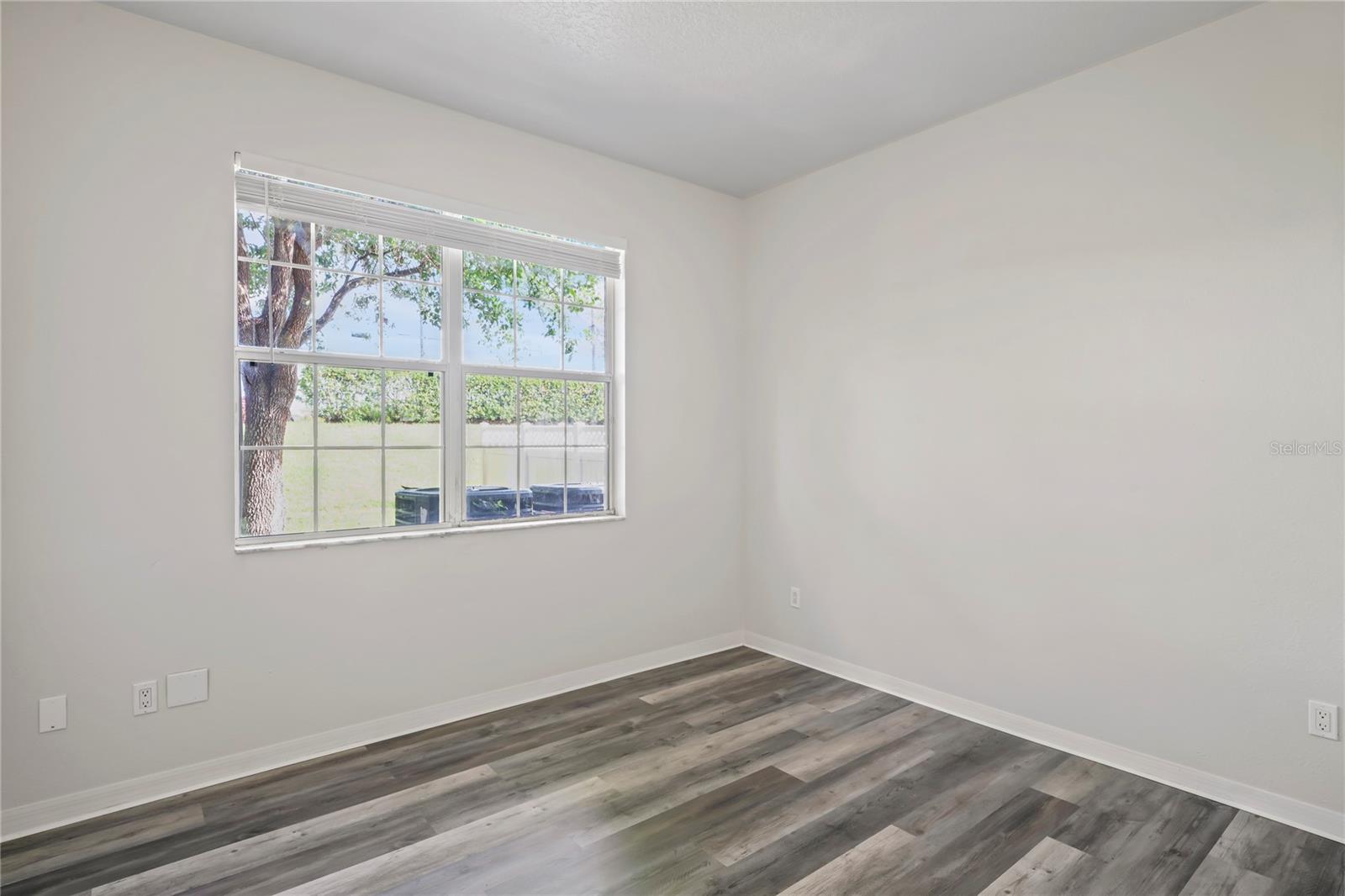 Image 12 of 27 For 7412 Bridgeview Drive