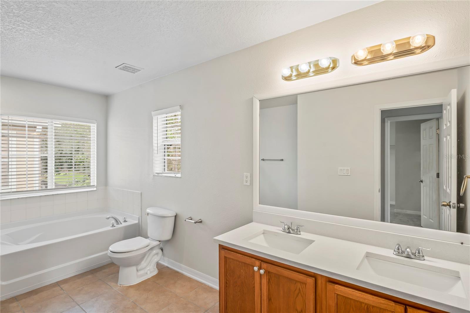 Image 17 of 27 For 7412 Bridgeview Drive