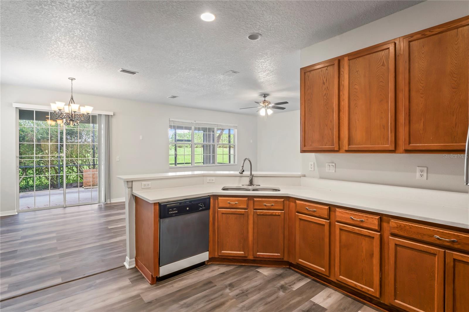 Image 5 of 27 For 7412 Bridgeview Drive