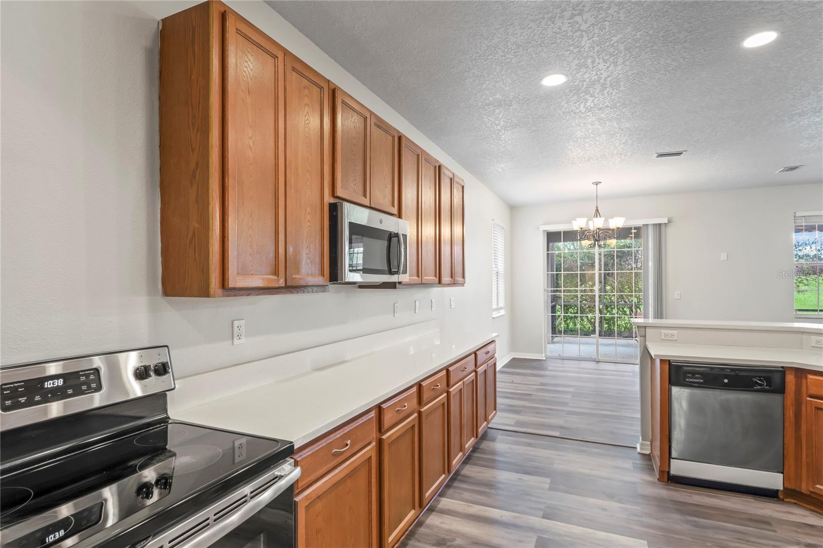 Image 6 of 27 For 7412 Bridgeview Drive