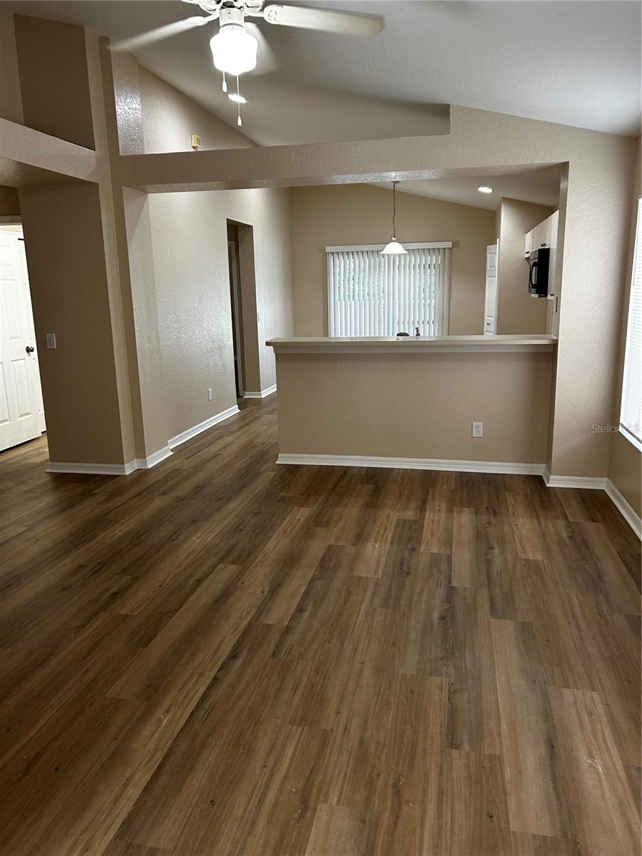 Image 3 of 9 For 11920 Whisper Creek Drive