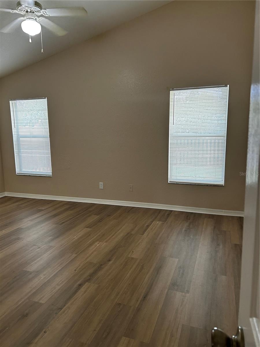 Image 5 of 9 For 11920 Whisper Creek Drive