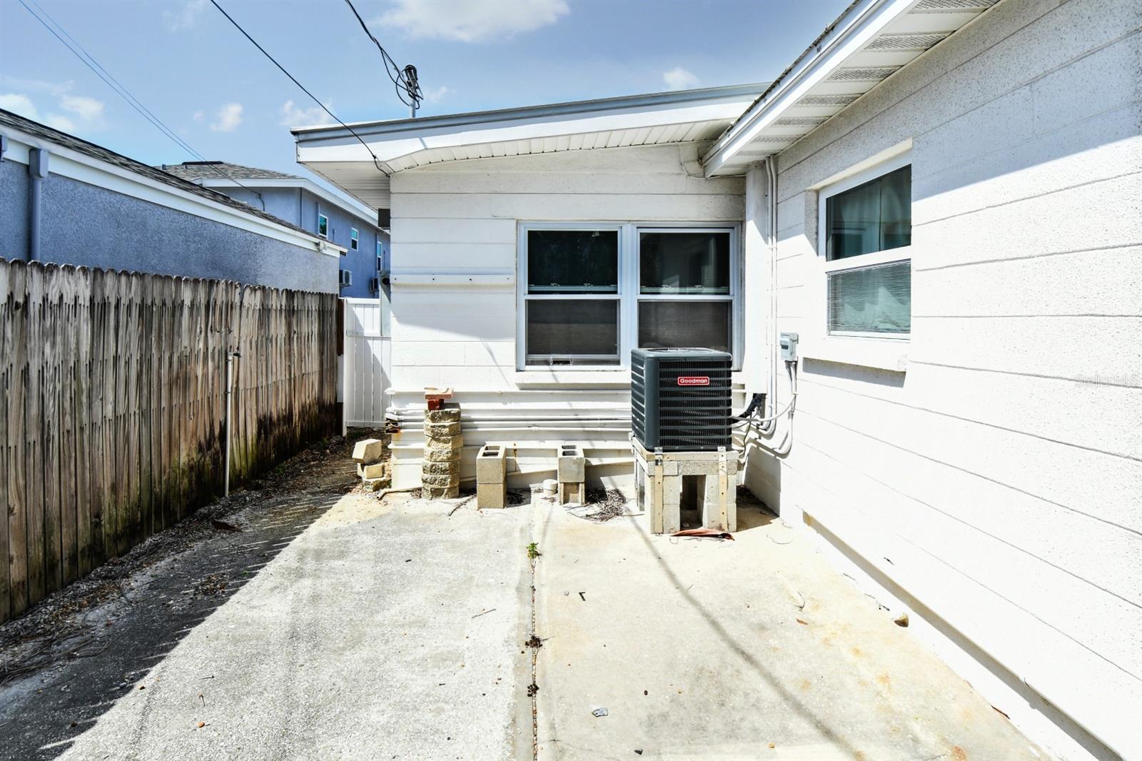 Image 31 of 39 For 14147 Palm Street