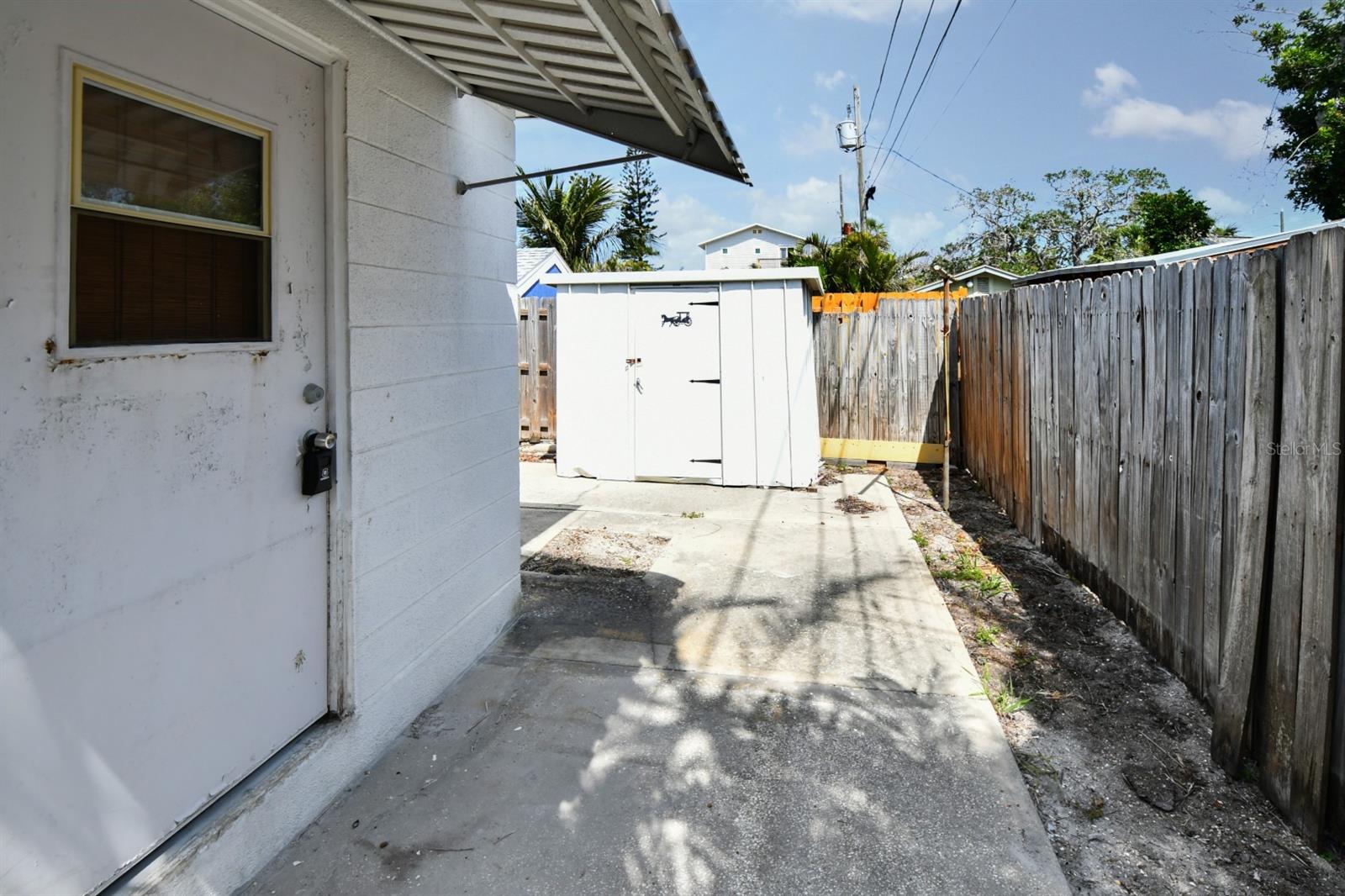 Image 32 of 39 For 14147 Palm Street