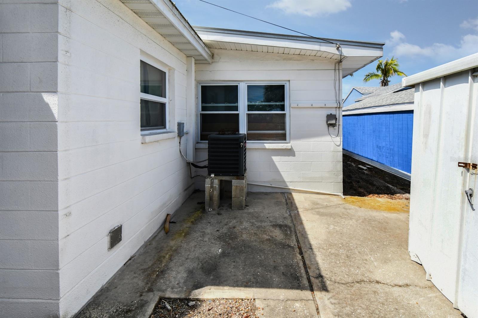 Image 33 of 39 For 14147 Palm Street
