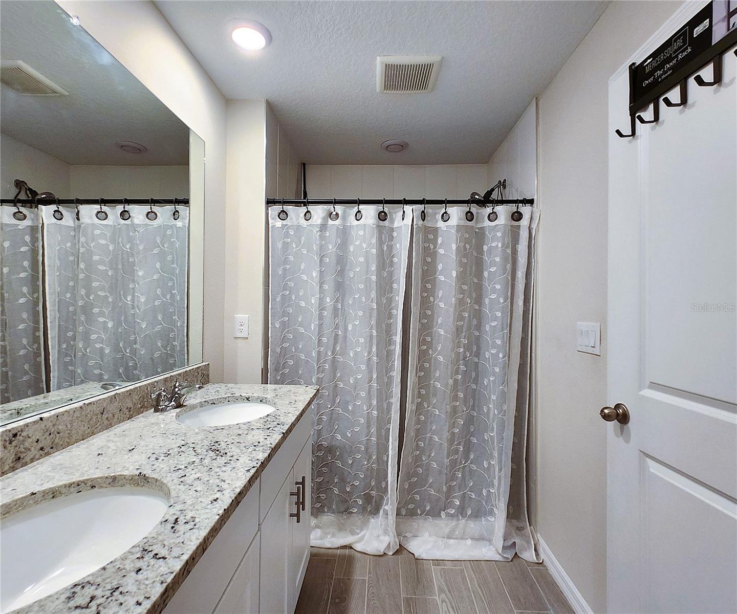 Image 32 of 41 For 17015 Coral Key Drive