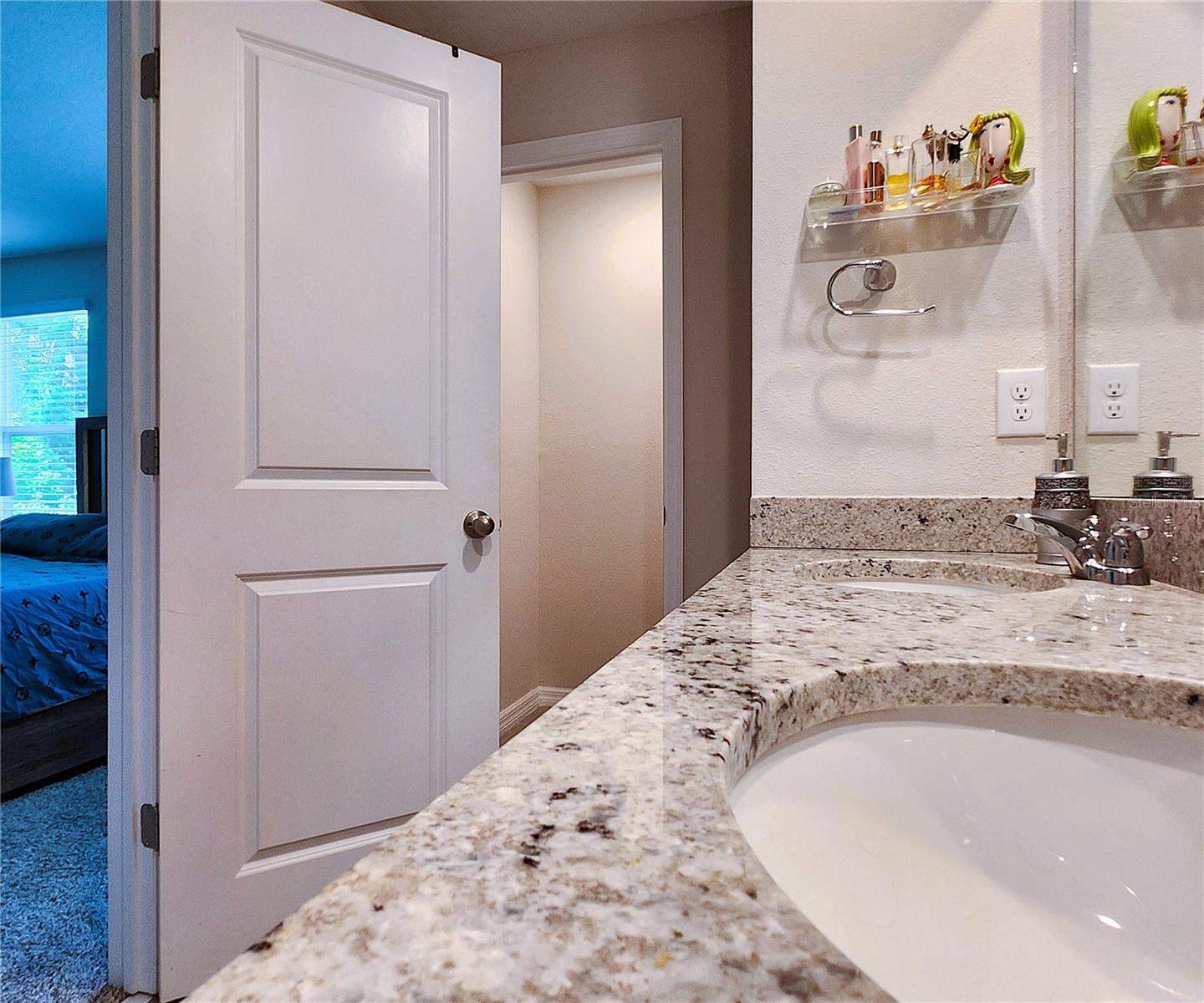 Image 36 of 41 For 17015 Coral Key Drive