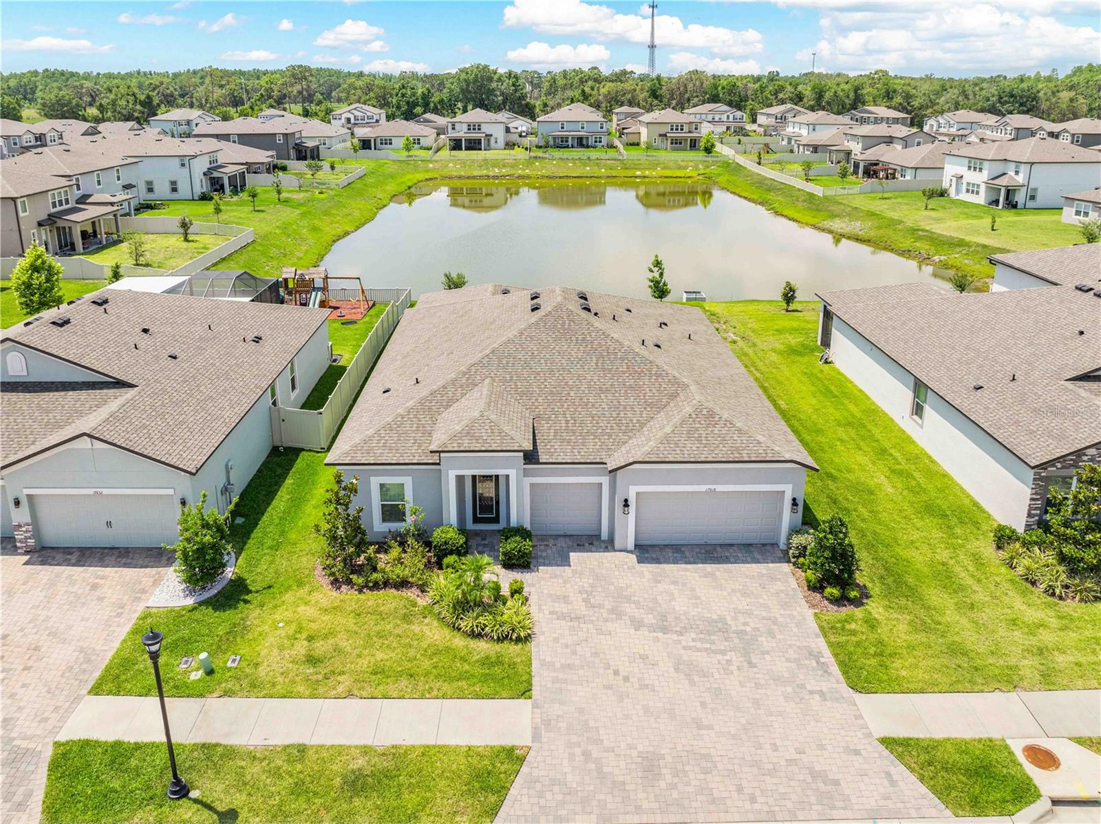 Listing photo id 10 for 17618 Cortes Creek Boulevard