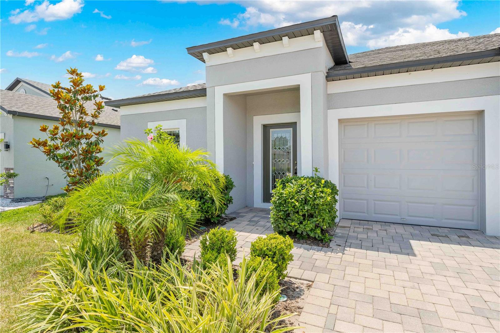 Listing photo id 2 for 17618 Cortes Creek Boulevard