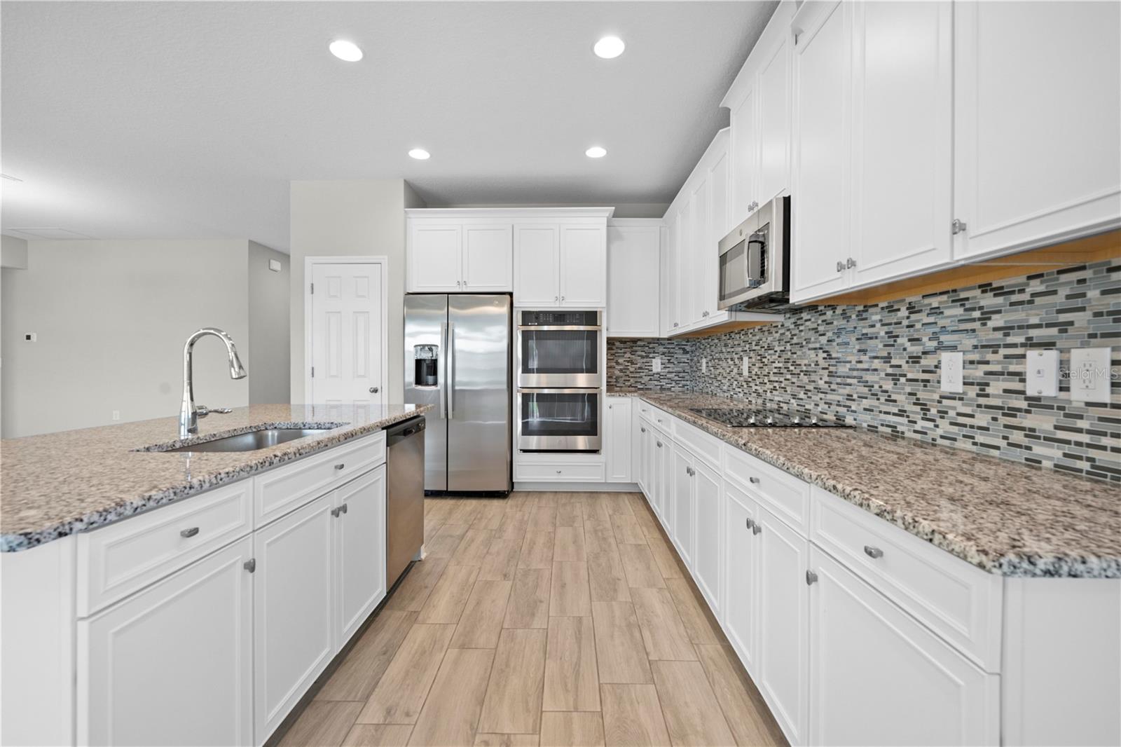 Listing photo id 57 for 17618 Cortes Creek Boulevard