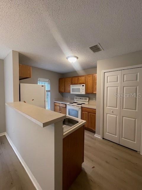Listing photo id 8 for 4617 Ashburn Square Drive