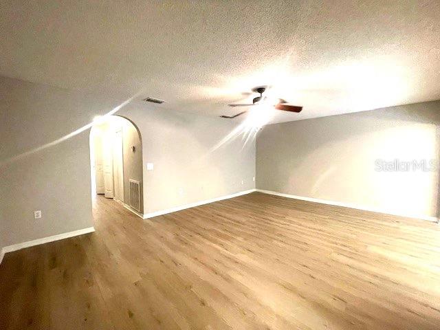 Listing photo id 10 for 4617 Ashburn Square Drive