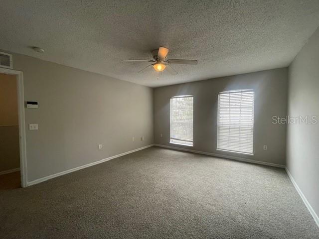Listing photo id 12 for 4617 Ashburn Square Drive