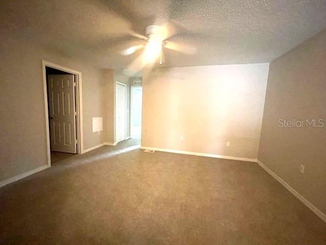Listing photo id 17 for 4617 Ashburn Square Drive