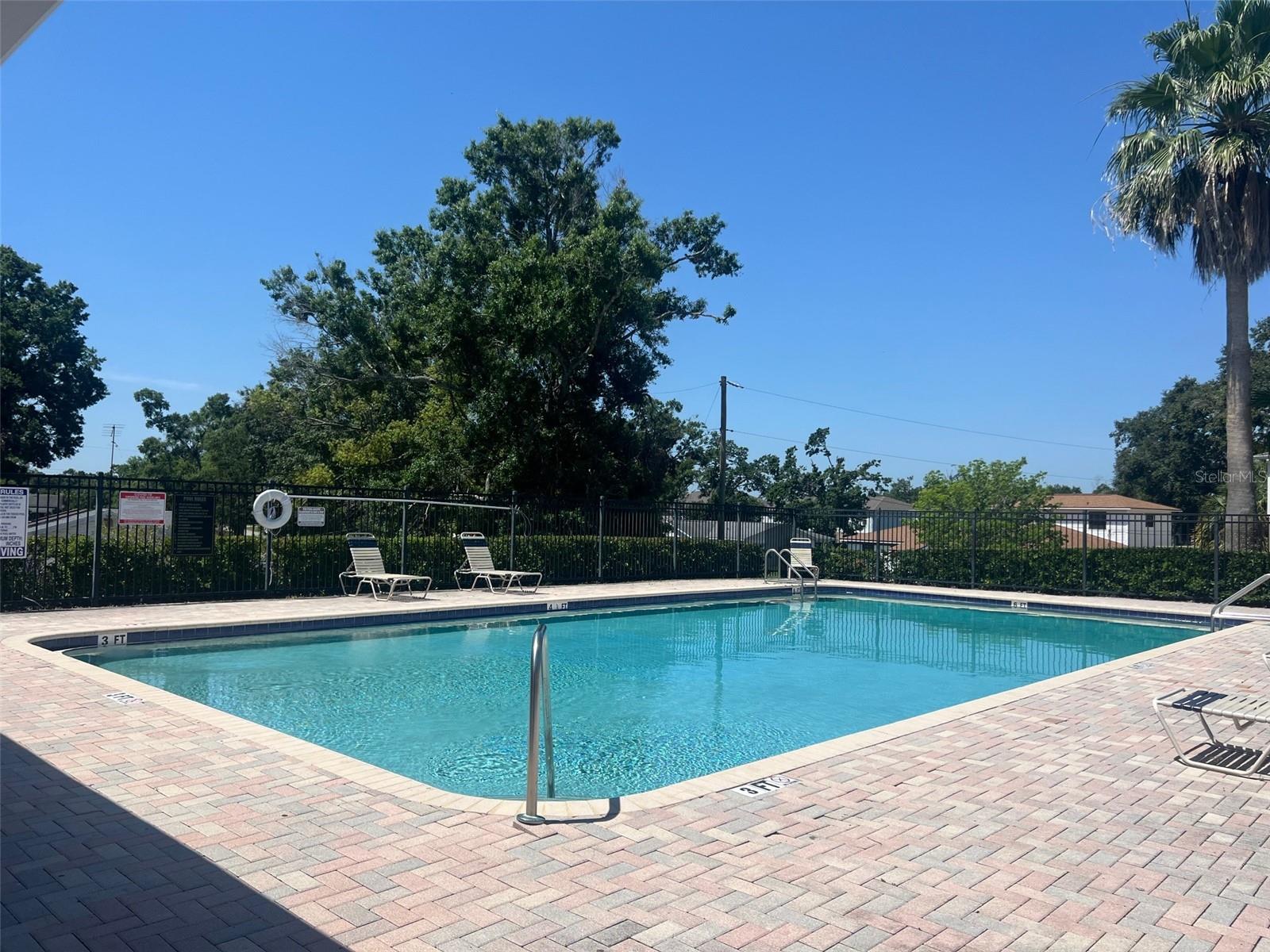 Listing photo id 1 for 4617 Ashburn Square Drive