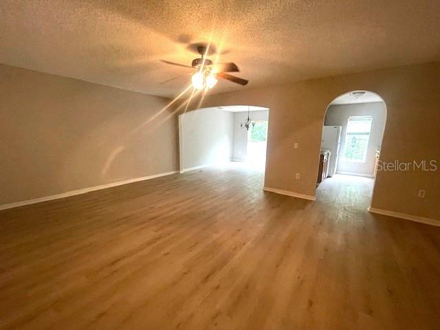 Listing photo id 4 for 4617 Ashburn Square Drive