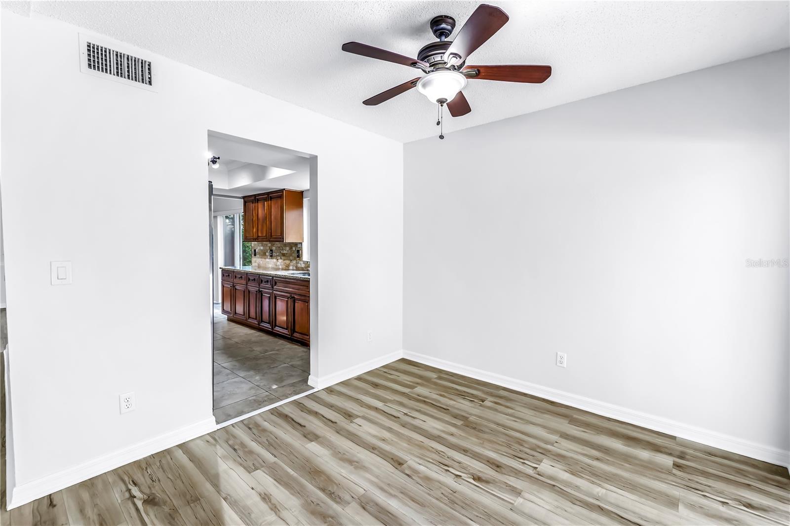 Image 14 of 62 For 15604 Deerglen Drive