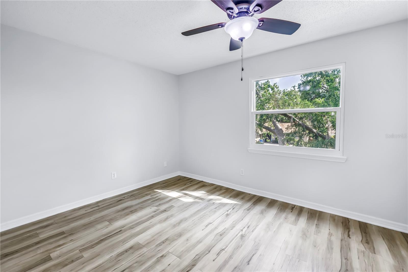 Image 25 of 62 For 15604 Deerglen Drive
