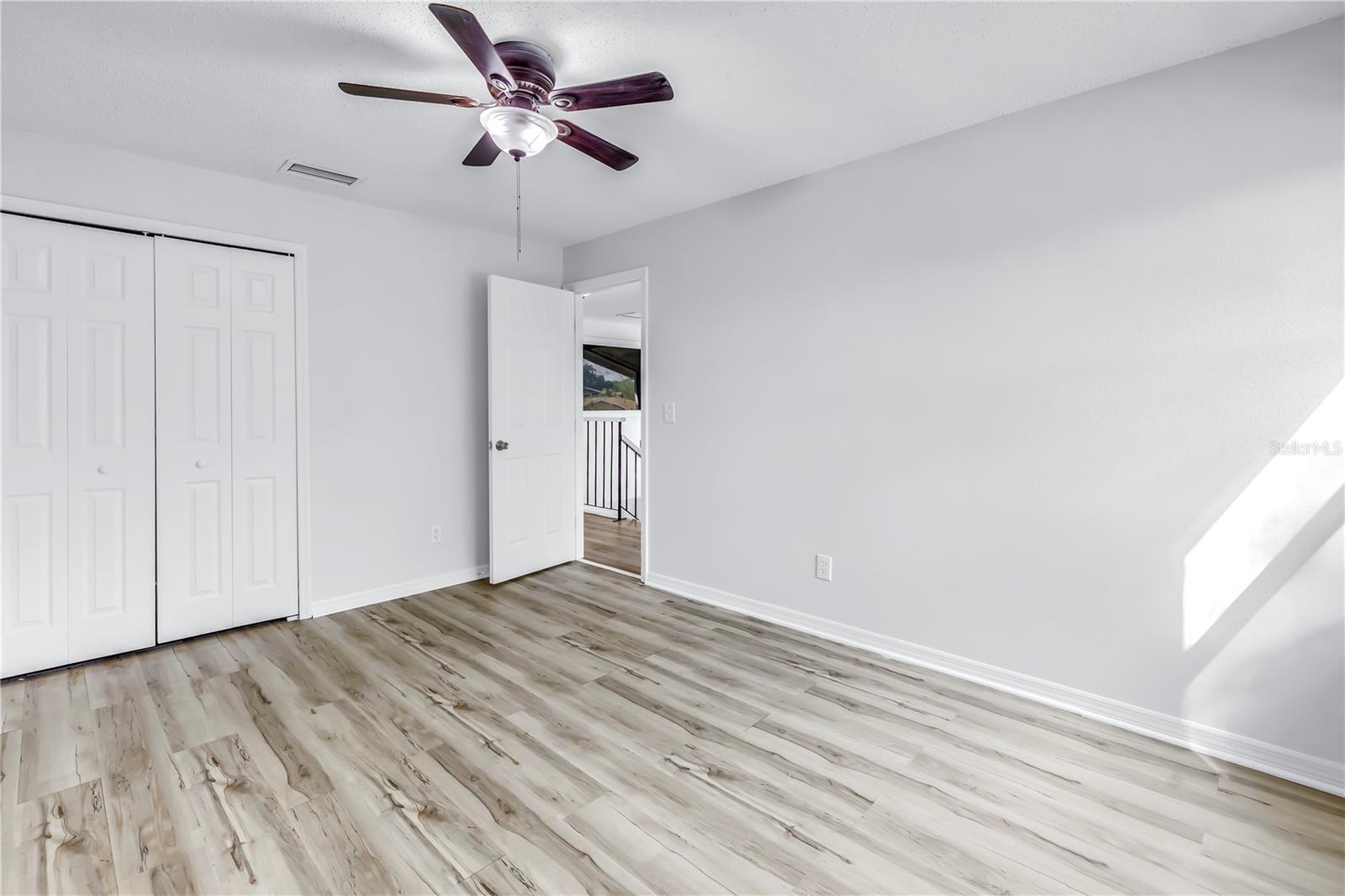 Image 29 of 62 For 15604 Deerglen Drive