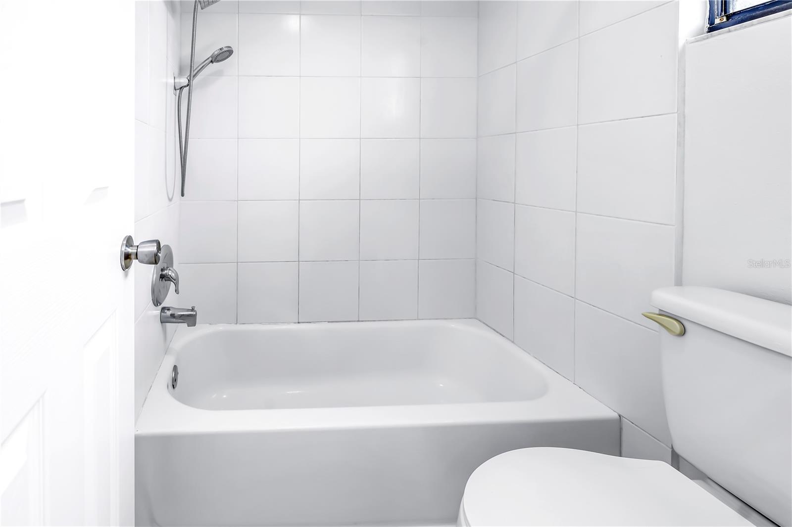 Image 33 of 62 For 15604 Deerglen Drive