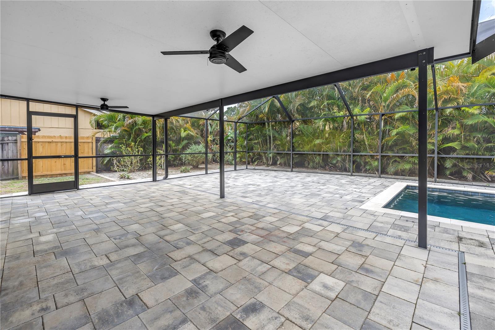 Image 49 of 62 For 15604 Deerglen Drive
