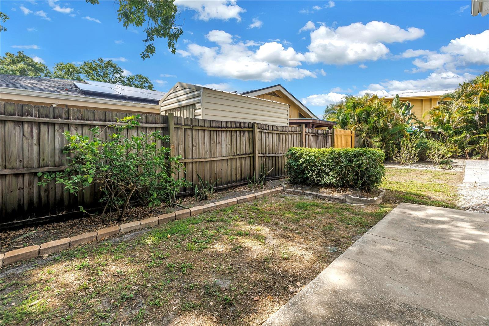 Image 52 of 62 For 15604 Deerglen Drive