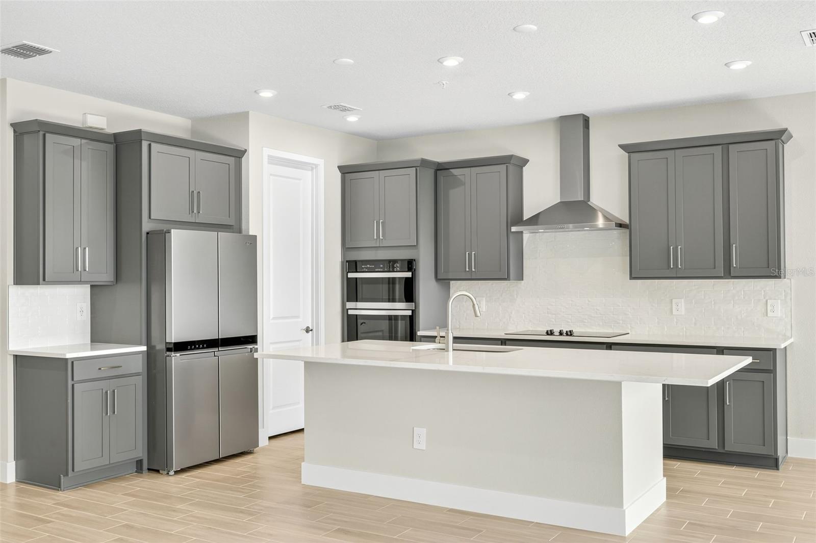 Image 18 of 33 For 17420 Moonflower Drive 201