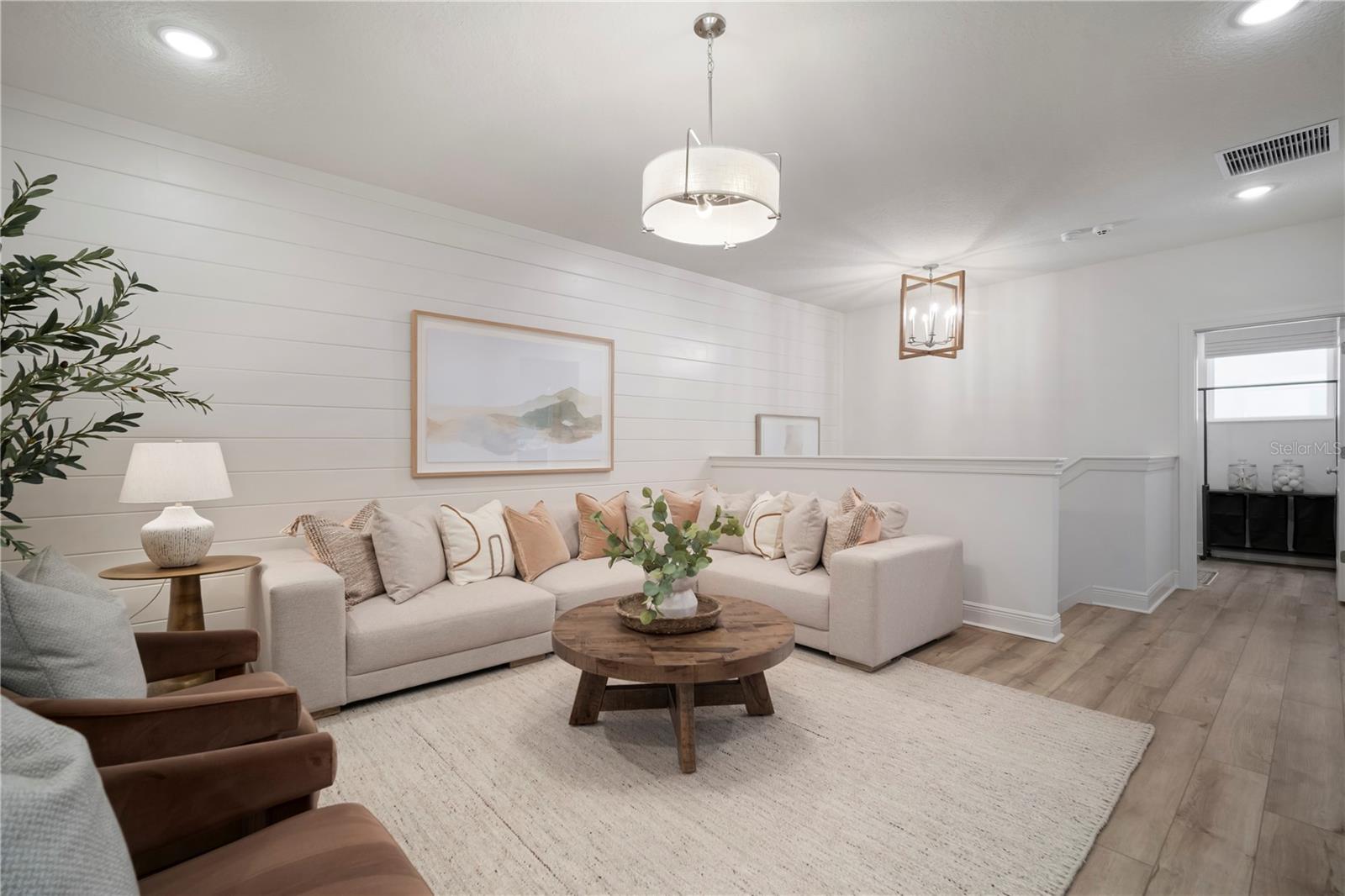 Image 4 of 8 For 10709 Wading River Avenue