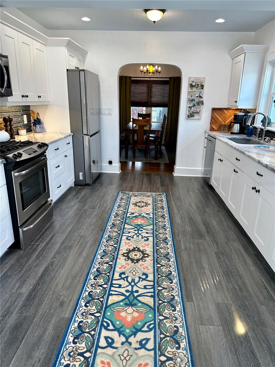 Image 13 of 100 For 1020 38th Avenue N