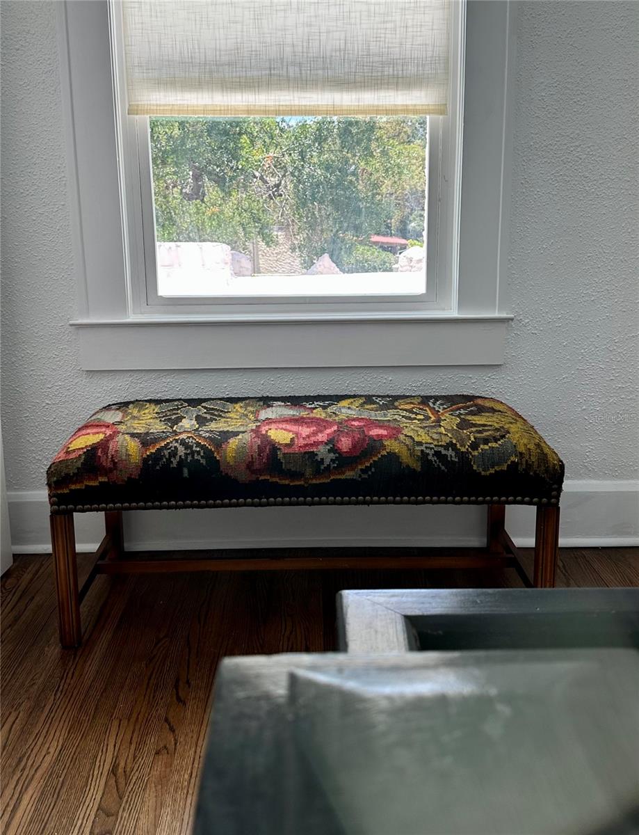 Image 41 of 100 For 1020 38th Avenue N