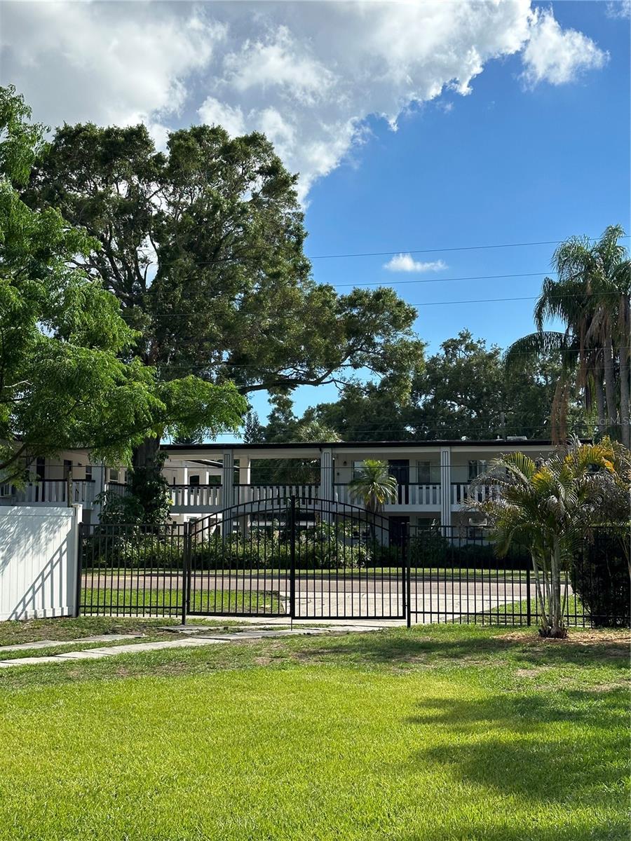 Image 60 of 100 For 1020 38th Avenue N