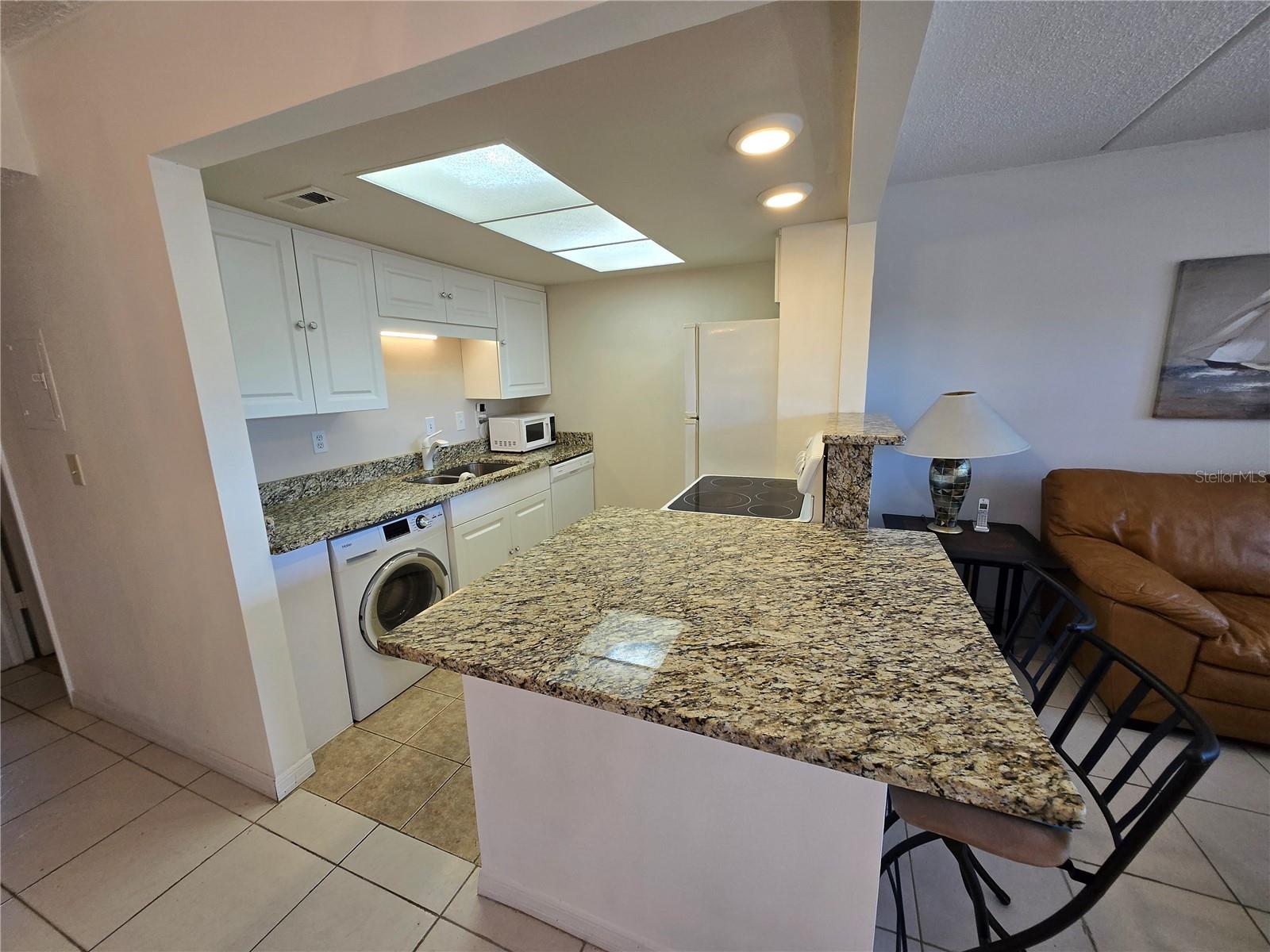 Image 4 of 9 For 12760 Indian Rocks Road 569