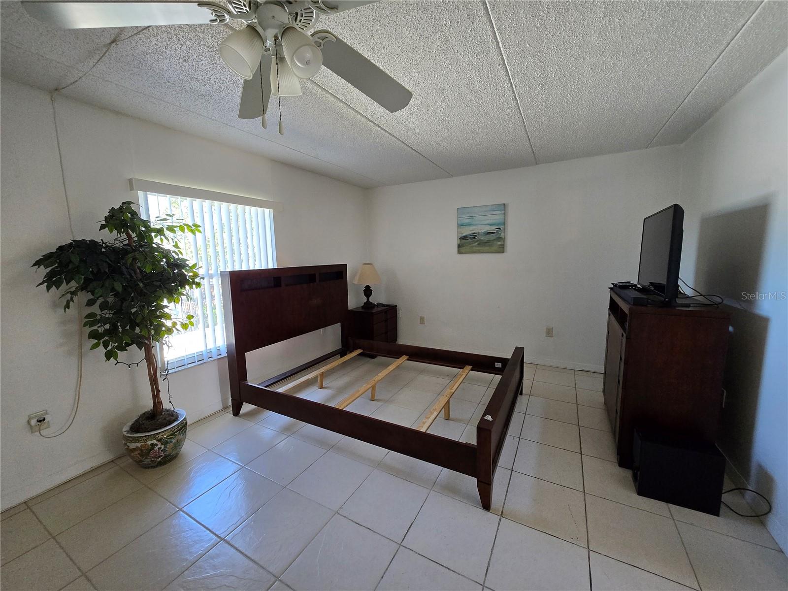 Image 7 of 9 For 12760 Indian Rocks Road 569