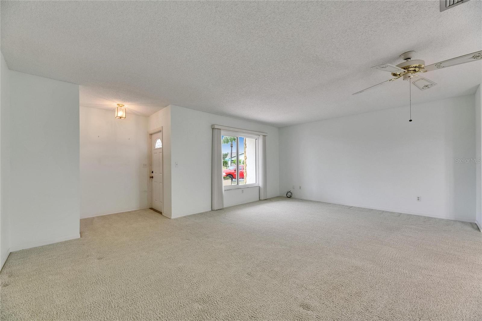 Image 4 of 56 For 339 Club Manor Drive
