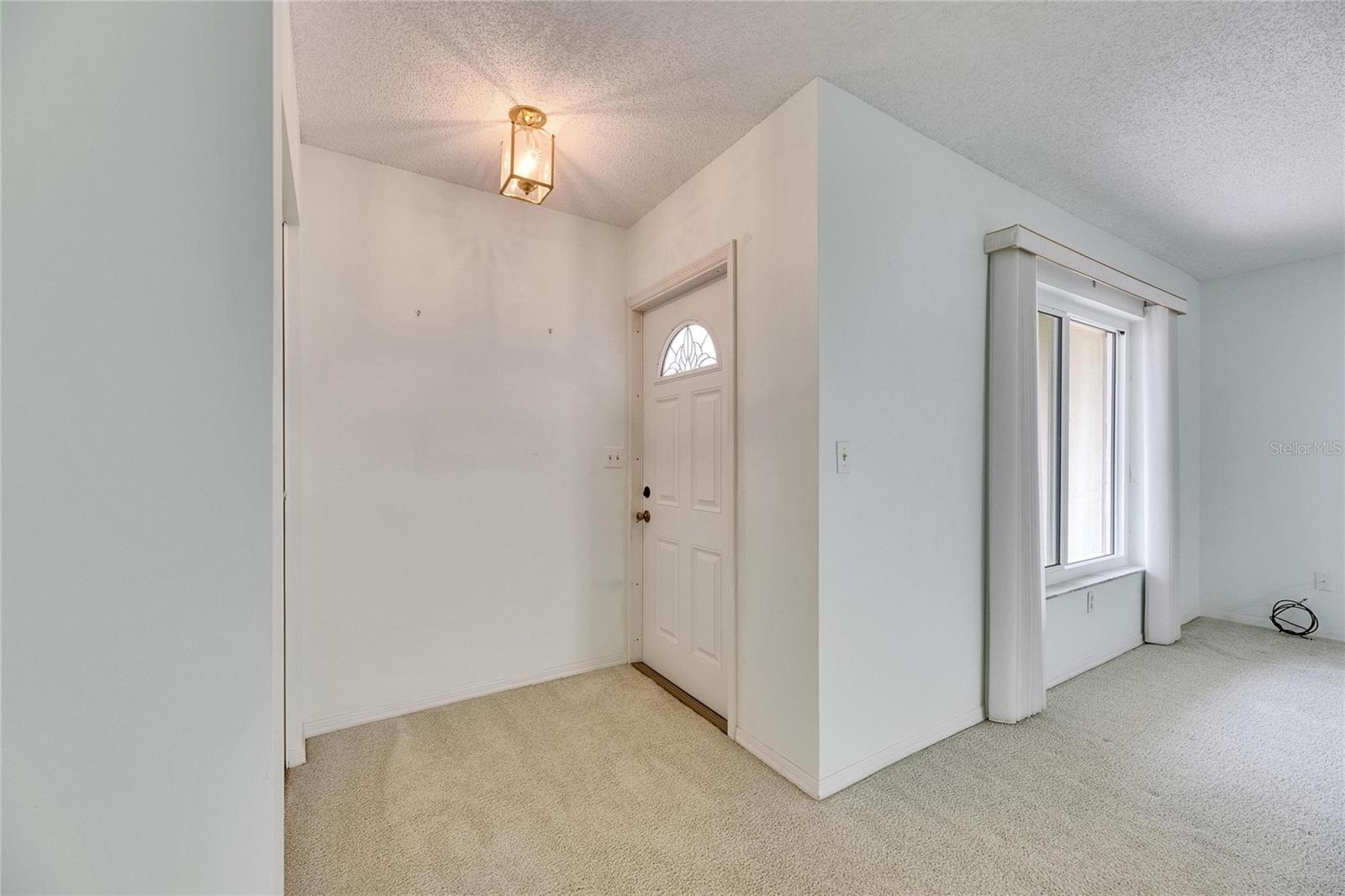 Image 9 of 56 For 339 Club Manor Drive