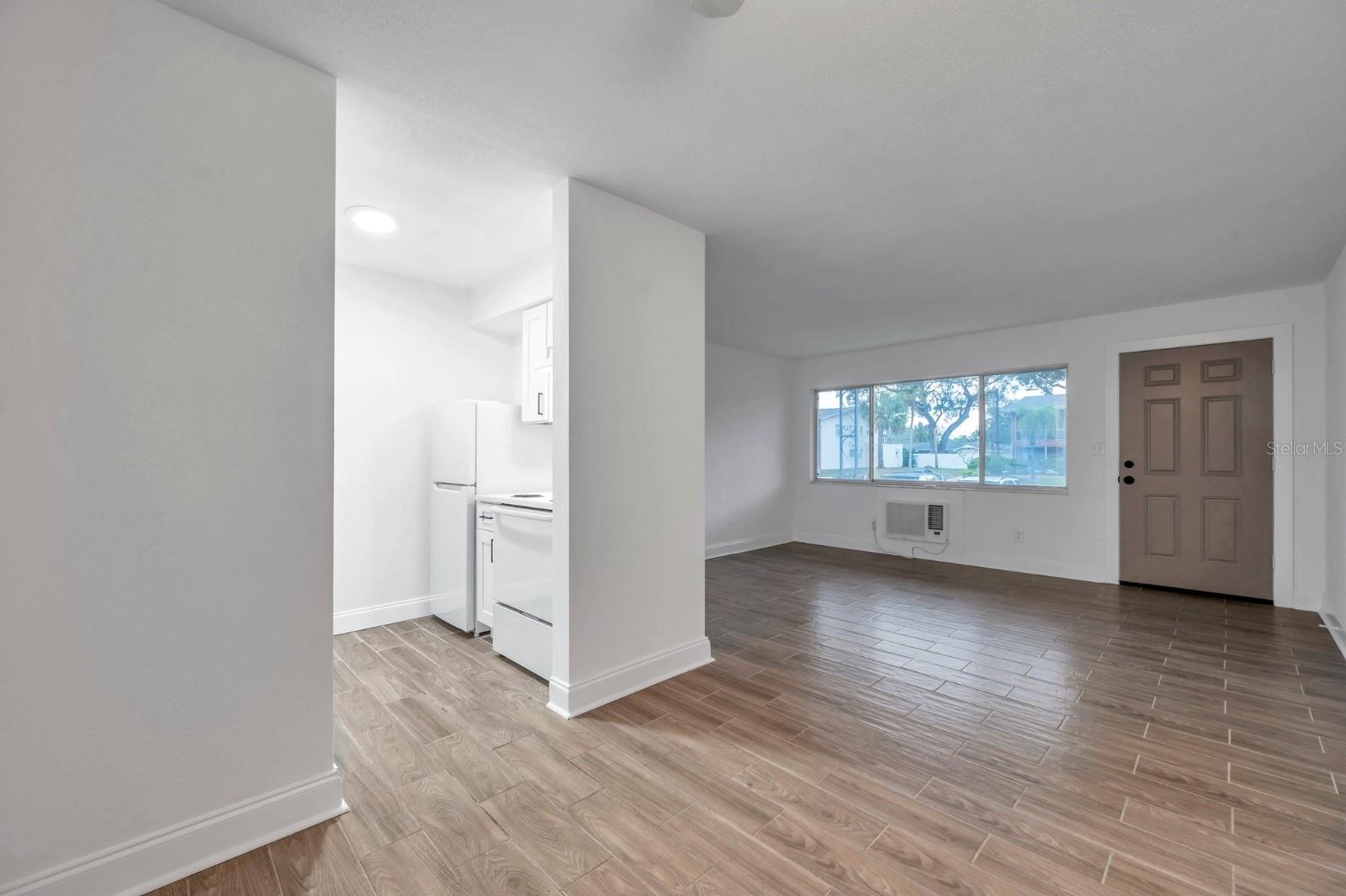 Image 12 of 24 For 2353 Shelley Street 6