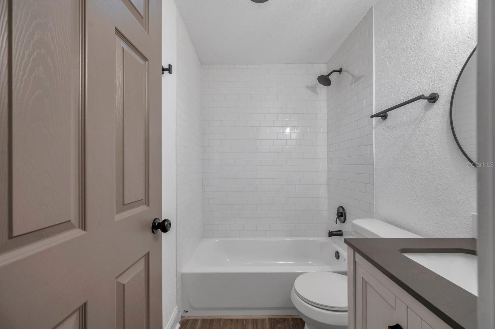 Image 13 of 24 For 2353 Shelley Street 6